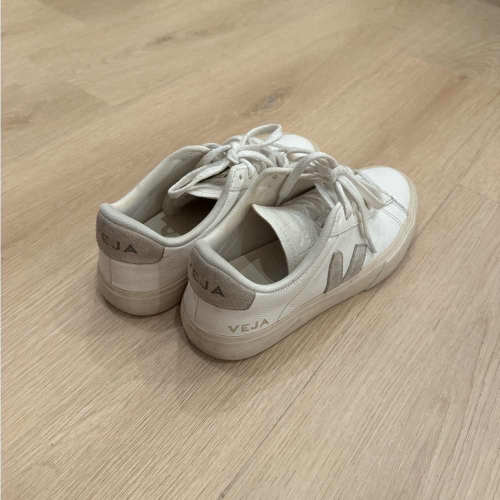 Veja Campo Sneaker in Extra White & Natural Suede